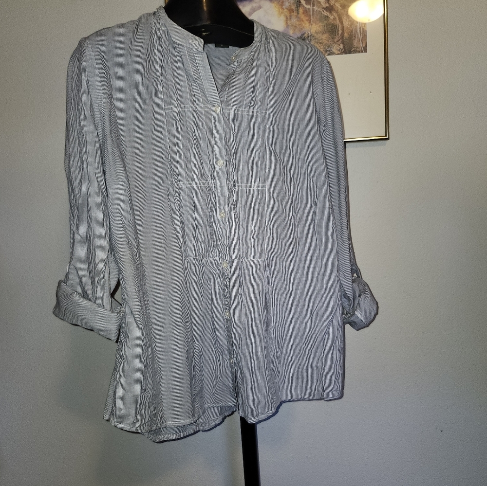 XL Eddie Bauer blue & white striped shirt with mandarin collar